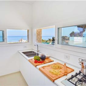 3 bedroom villa with pool & sea views, Alcamo Marina, sleeps 6-7